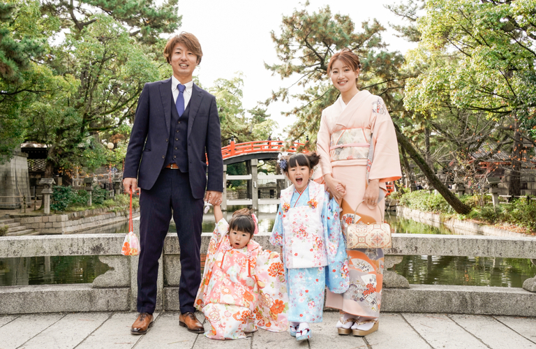 大阪府堺市で出張七五三撮影。自然体の笑顔を、大人気のフォトスタジオで＊安心のクオリティ